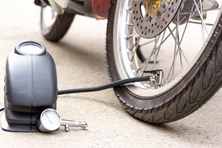 Bicycle tire with bike pump