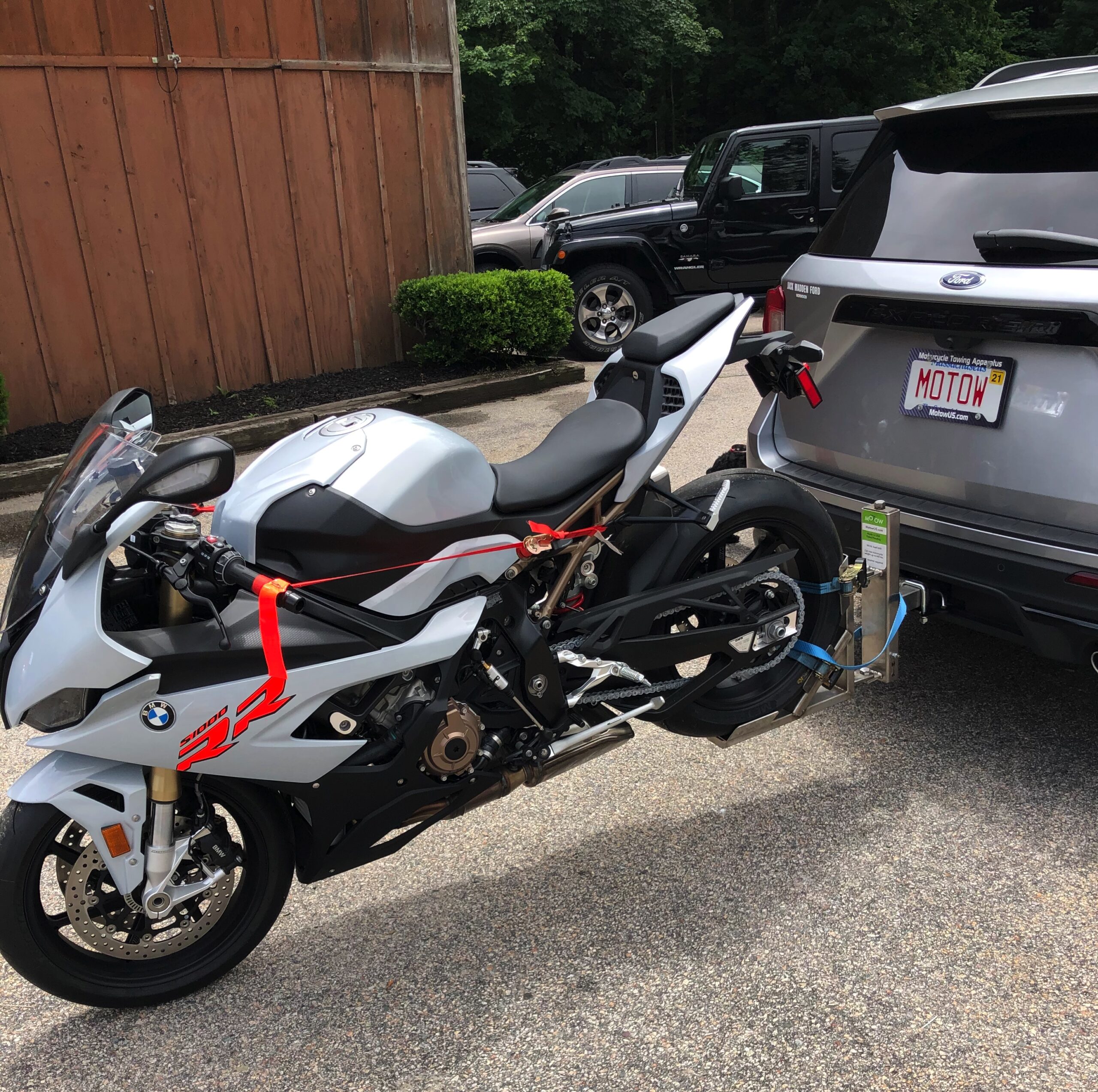 BMW-S1000RR-on-MoTow-scaled.jpg